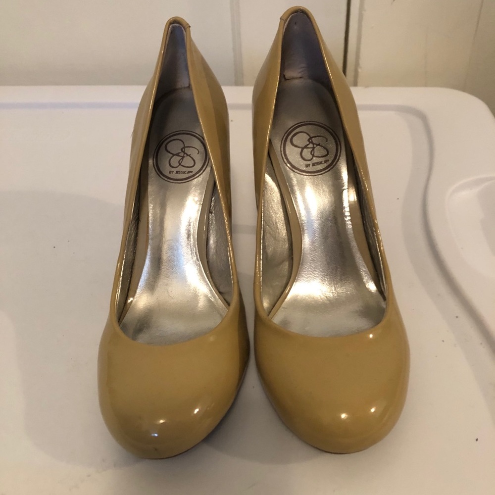 Tan heels